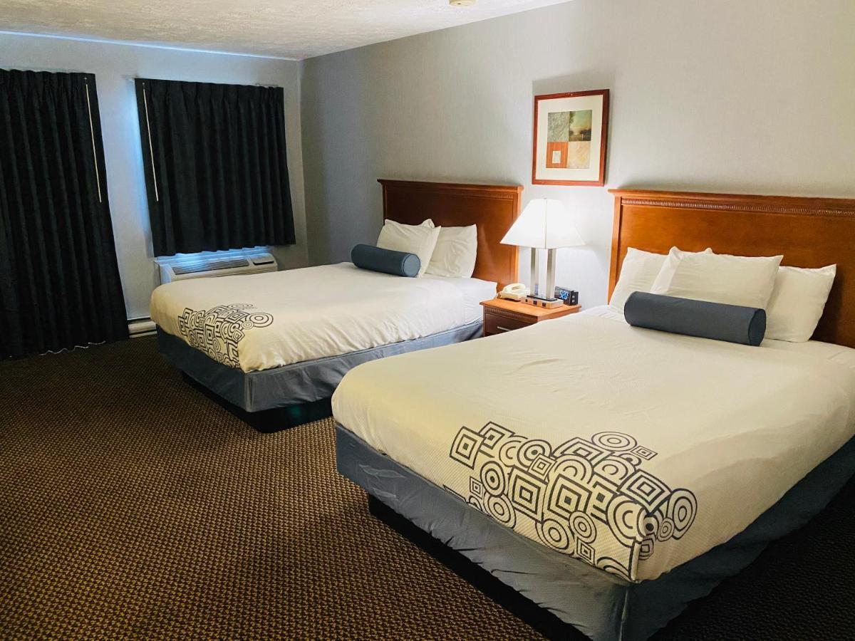 Fleetwood Inn Suites Чебойган Экстерьер фото